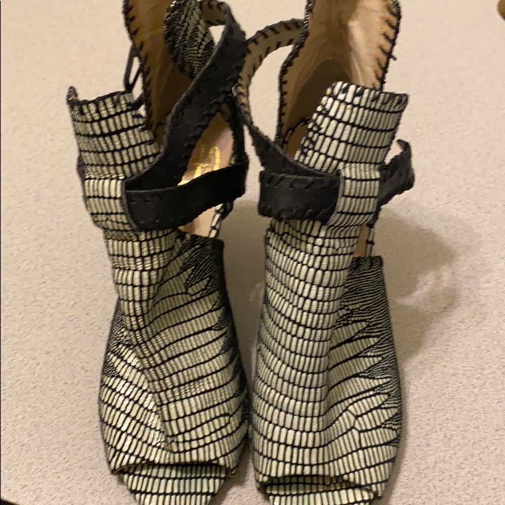 House of Harlow 1960 Ladies High Heels